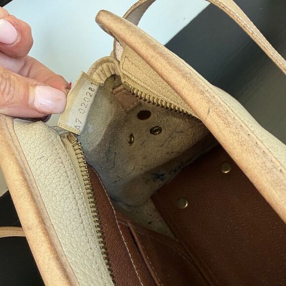 Dooney & Bourke Vintage buckle ziptop satchel oatmeal Leather Crossbody Shoulder - Picture 13 of 14